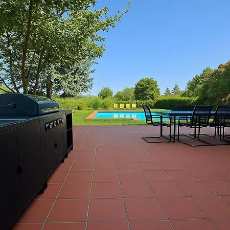 Luxury House With Pool, Garden, Ac & Sauna Apartment *