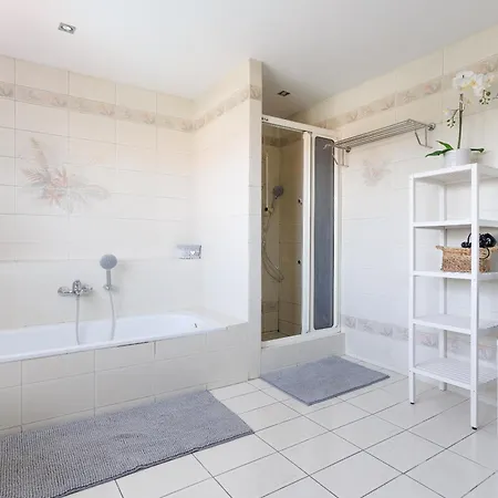 Apartment Luxury House With Pool, Garden, Ac & Sauna