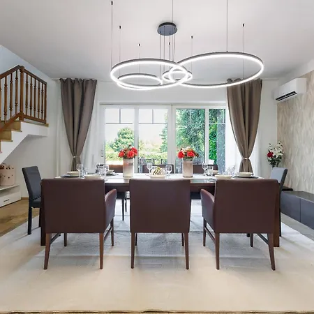 Luxury House With Pool, Garden, Ac & Sauna Apartment