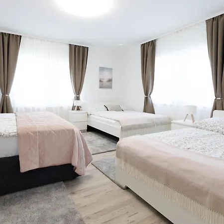 Apartment Luxury House With Pool, Garden, Ac & Sauna